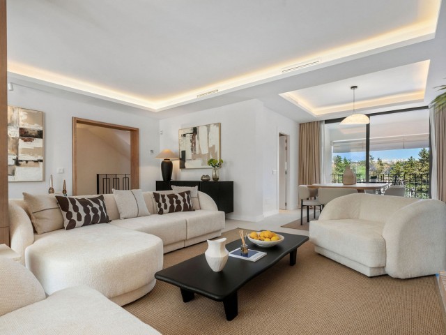 4 Bedrooms Townhouse in Nueva Andalucía