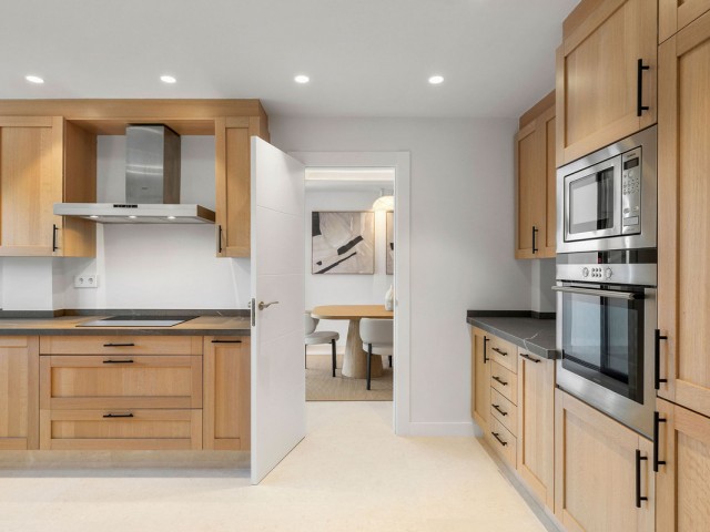 4 Bedrooms Townhouse in Nueva Andalucía