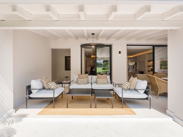 4 Bedrooms Townhouse in Nueva Andalucía