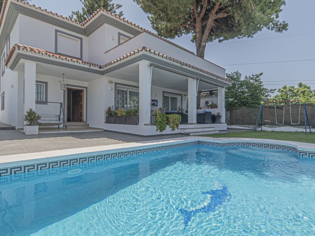 5 Bedrooms Villa in San Pedro de Alcántara