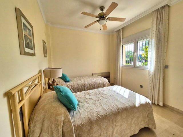 3 Makuuhuoneen Huvila San Roque Club