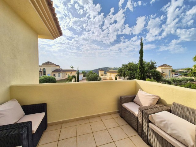 3 Makuuhuoneen Huvila San Roque Club