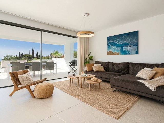 Apartamento con 2 Dormitorios  en Benahavís
