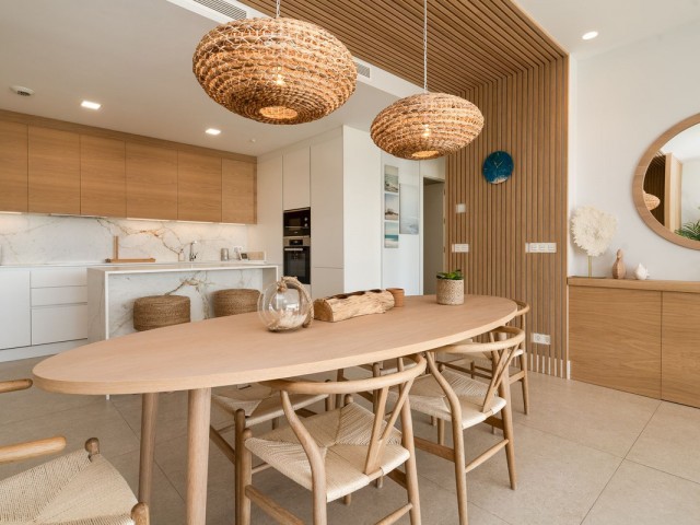 Apartamento con 2 Dormitorios  en Benahavís