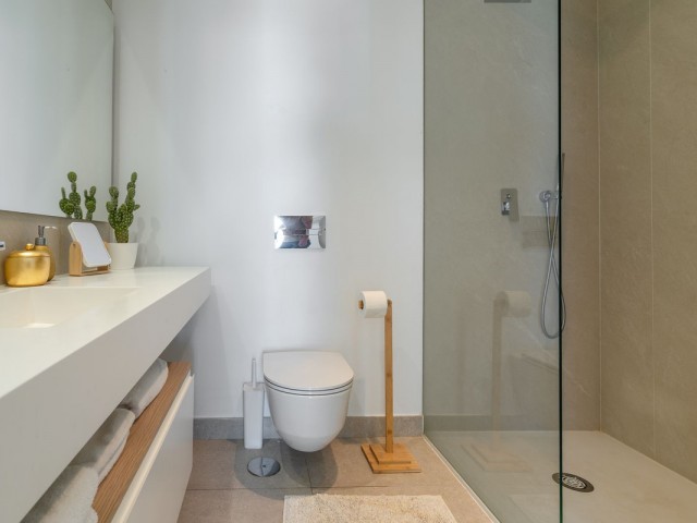 Apartamento con 2 Dormitorios  en Benahavís