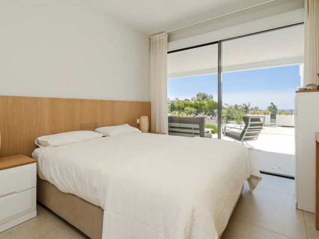 Apartamento con 2 Dormitorios  en Benahavís