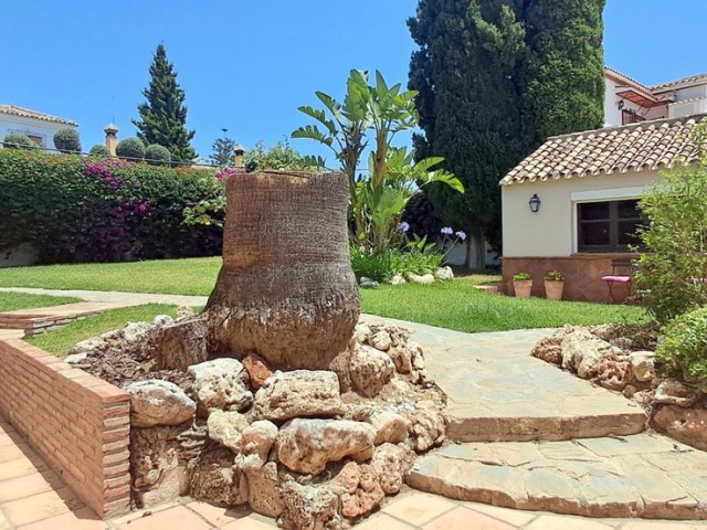 6 Bedrooms Villa in Marbella