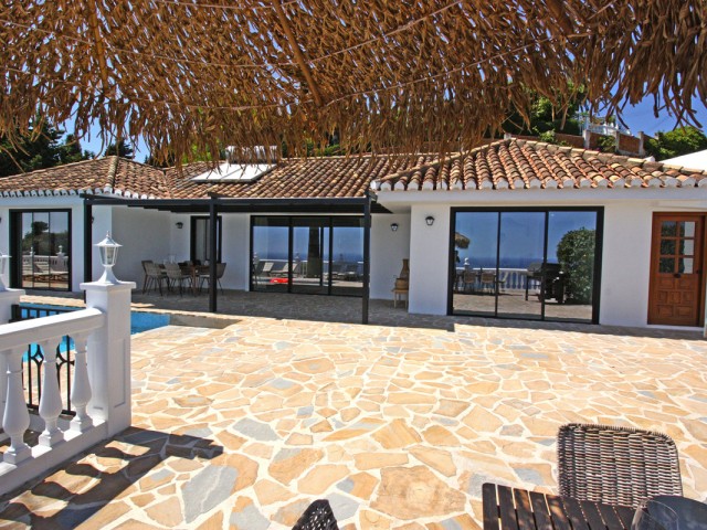 Villa con 4 Dormitorios  en La Capellania