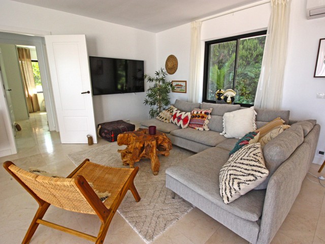 Villa con 4 Dormitorios  en La Capellania