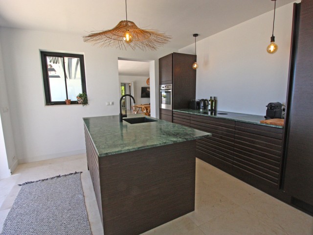 Villa con 4 Dormitorios  en La Capellania