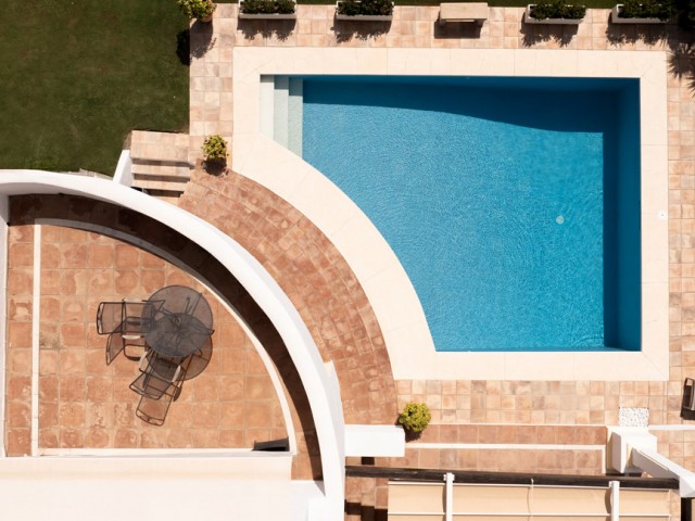 4 Bedrooms Villa in Benahavís