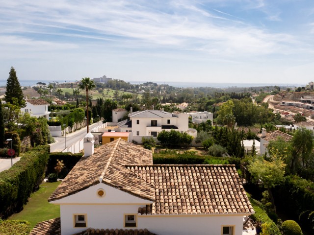 4 Bedrooms Villa in Benahavís