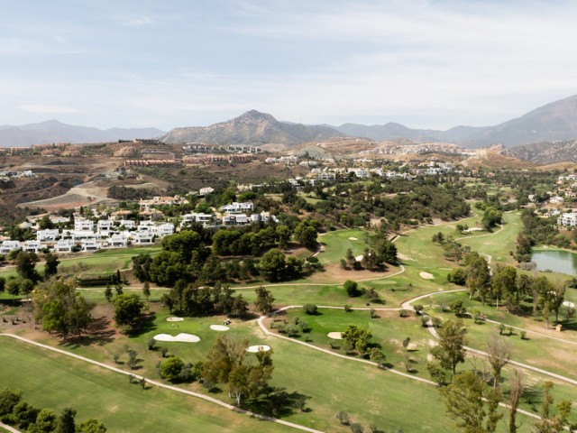 4 Bedrooms Villa in Benahavís