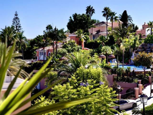 4 Bedrooms Townhouse in Nueva Andalucía