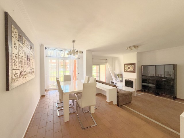 4 Bedrooms Townhouse in Sotogrande