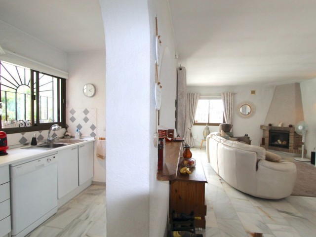 Villa con 4 Dormitorios  en La Capellania