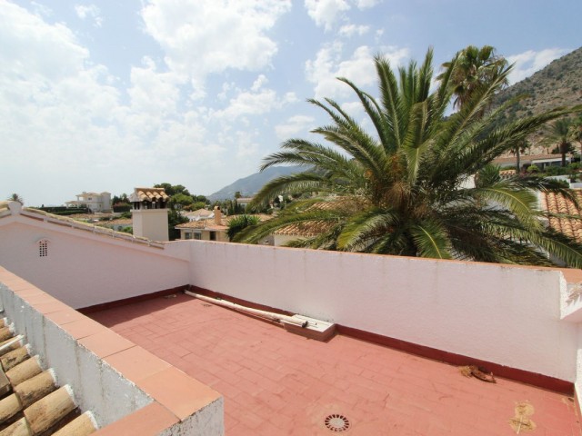 Villa con 4 Dormitorios  en La Capellania