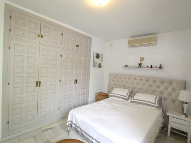 Villa con 4 Dormitorios  en La Capellania