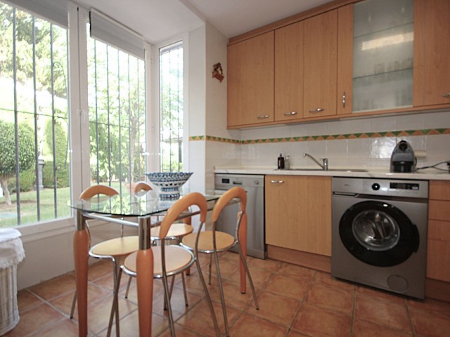 3 Slaapkamer Rijtjeshuis in Bahía de Marbella