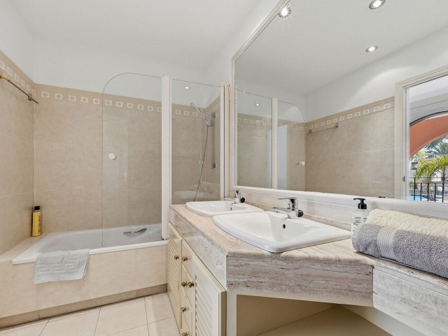 3 Schlafzimmer Reihenhaus in Bahía de Marbella