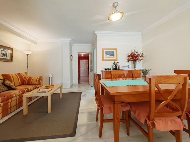 3 Bedrooms Apartment in Elviria