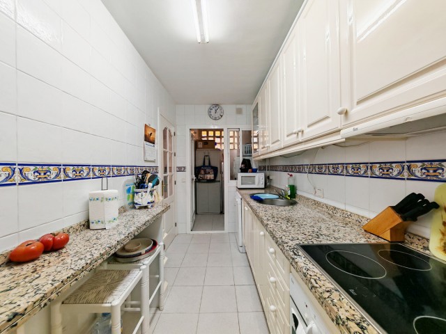 3 Bedrooms Apartment in Elviria