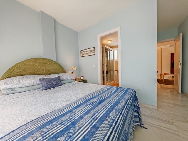 3 Bedrooms Apartment in Elviria