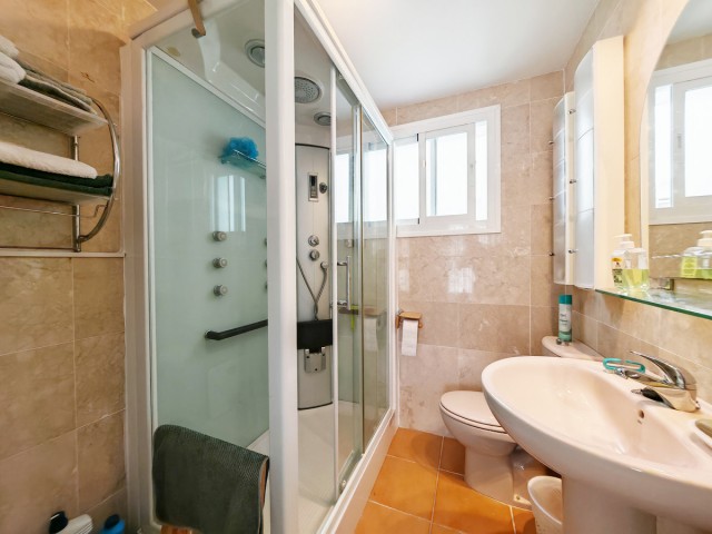 3 Bedrooms Apartment in Elviria