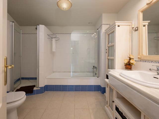 2 Bedrooms Apartment in Guadalmina Alta