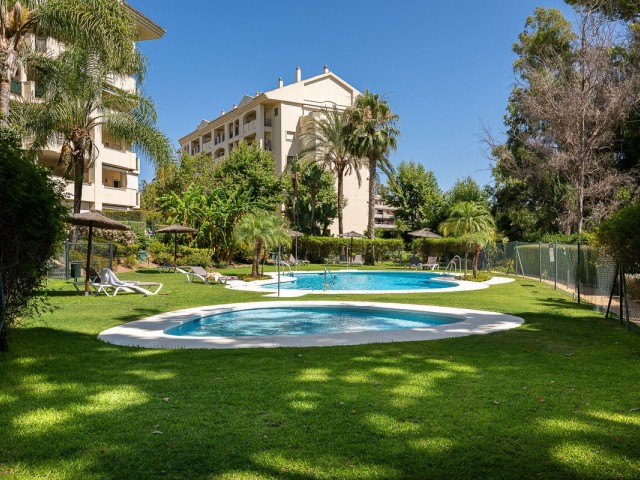 2 Bedrooms Apartment in Guadalmina Alta