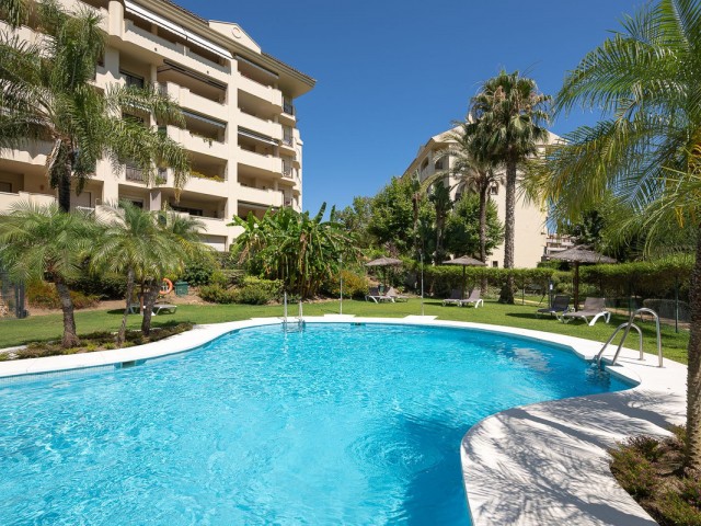 2 Bedrooms Apartment in Guadalmina Alta