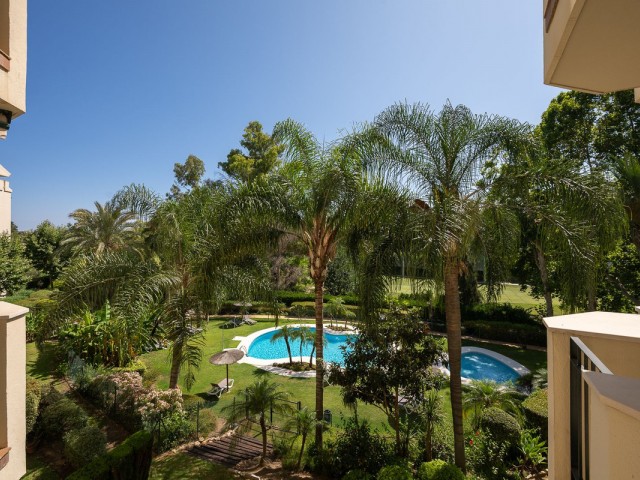 2 Bedrooms Apartment in Guadalmina Alta