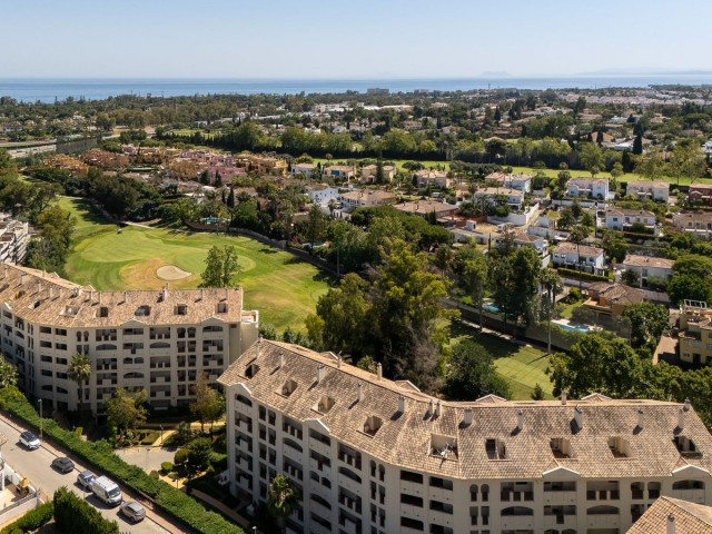2 Bedrooms Apartment in Guadalmina Alta