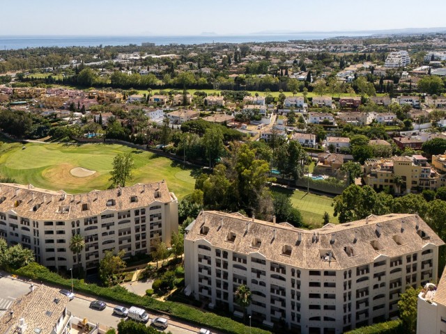 2 Bedrooms Apartment in Guadalmina Alta