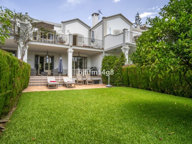 3 Bedrooms Townhouse in Nueva Andalucía