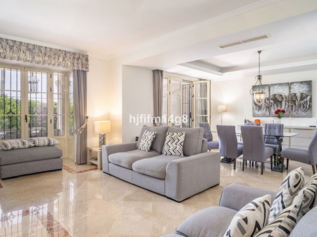 3 Bedrooms Townhouse in Nueva Andalucía