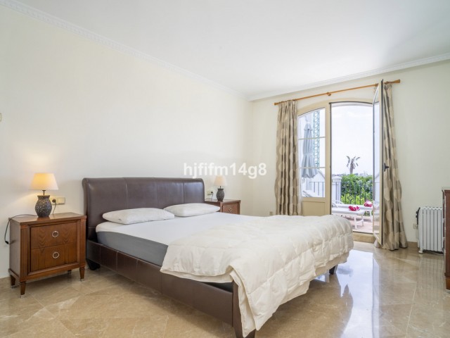 3 Bedrooms Townhouse in Nueva Andalucía