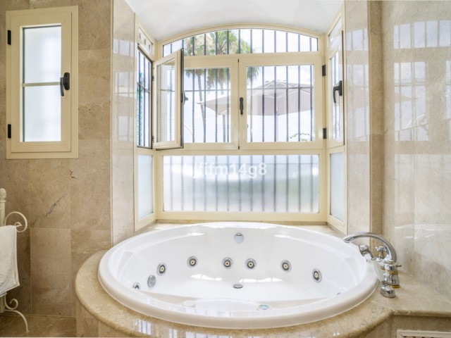 3 Bedrooms Townhouse in Nueva Andalucía