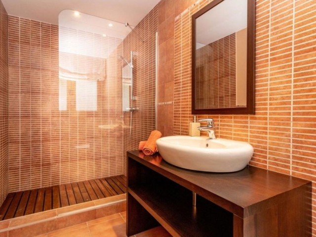 5 Bedrooms Villa in Los Flamingos