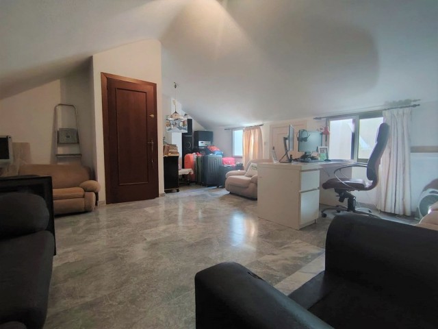 5 Slaapkamer Rijtjeshuis in Las Lagunas