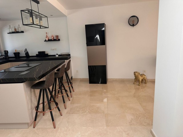 Penthouse, New Golden Mile, R5081131