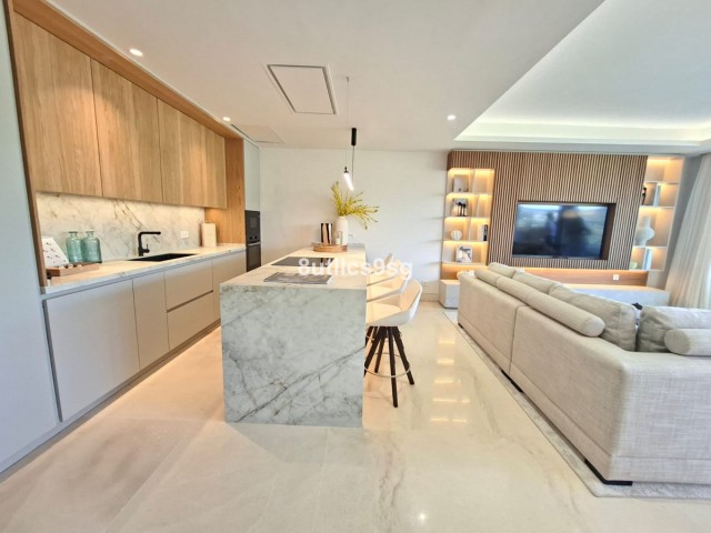 Apartamento con 2 Dormitorios  en Aloha