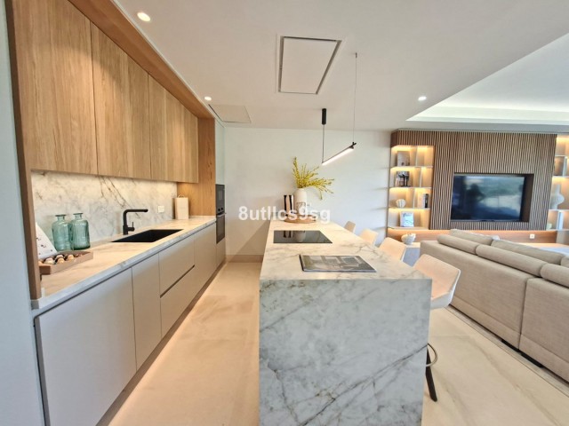 Apartamento con 2 Dormitorios  en Aloha