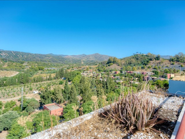 3 Bedrooms Apartment in Benahavís