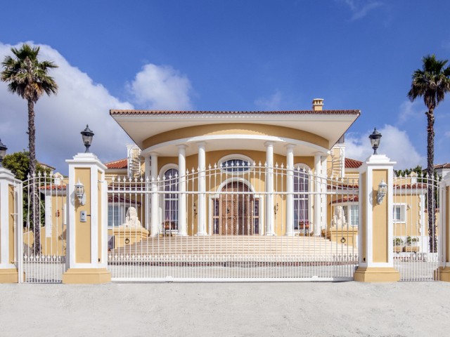 6 Bedrooms Villa in Sotogrande