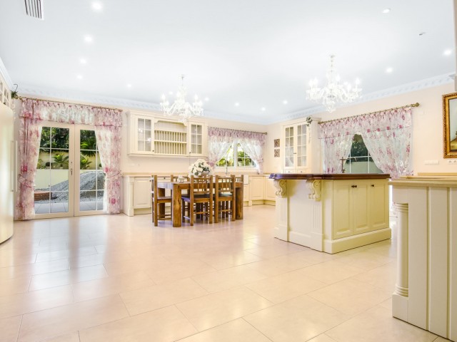 6 Bedrooms Villa in Sotogrande