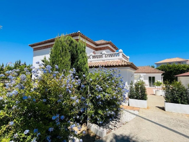 4 Bedrooms Villa in Sotogrande