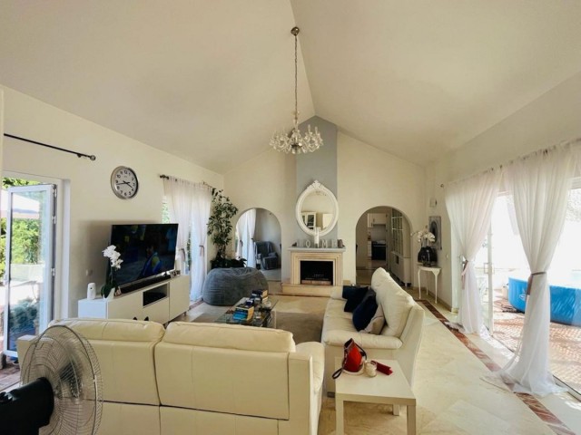 4 Bedrooms Villa in Sotogrande