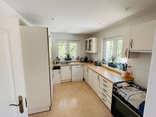 4 Bedrooms Villa in Sotogrande