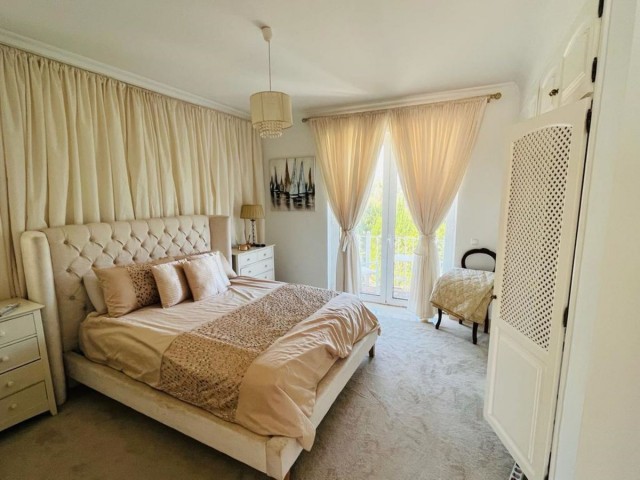 4 Bedrooms Villa in Sotogrande